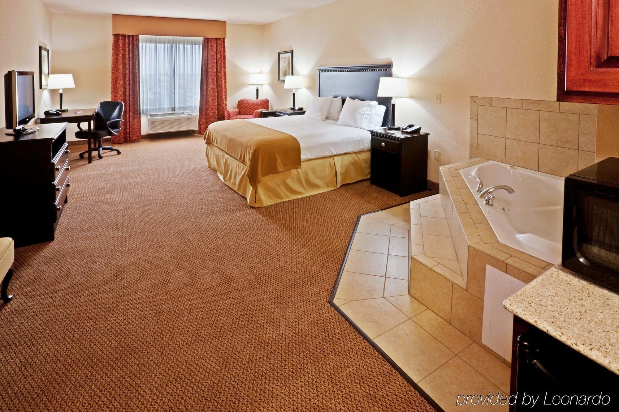 Holiday Inn Express Hotel And Suites Altus By Ihg Oda fotoğraf